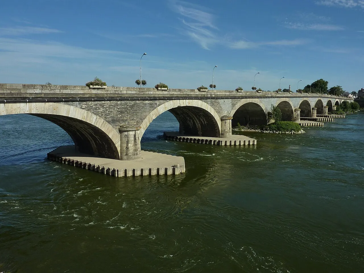 Pont de Dumnacus sur la Loire aux Ponts-de-Cé